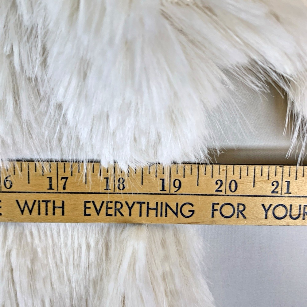 One and Only Fuzzy Cream Jacket NWT Small White Faux Fur Hook & Eye Closure - Picture 8 of 11